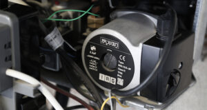 توضیح و تشریح اطلاعات درج شده بر روی پمپ سیرکولاتور پکیج